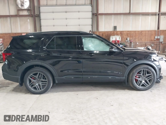 2025 Ford Explorer ST z VIN 1FMWK8GC6SGA08676, wystawiony jako IAAI lot #42043230 z przebiegiem 4 934 mil mil oraz . Historia ofert i sprzedaży dostępna na DreamBid. Obrazek 14.