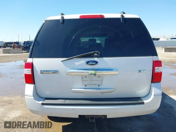 2011 Ford Expedition Limited with VIN 1FMJU1K53BEF45490, listed as a IAAI auction lot 41770961 with 227,256 mi miles. Bid and sale history available at carsss.com. Image 16.