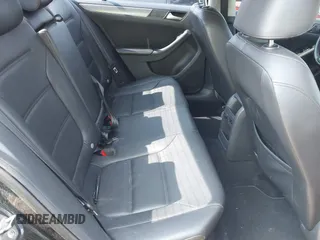 2013 Volkswagen Jetta TDI w/Premium/Nav с VIN 3VWLL7AJ1DM396749, выставлен на аукционе IAAI как лот 42403933 с пробегом 88 777 миль миль и . История ставок и продаж доступна на DreamBid. Изображение 8.