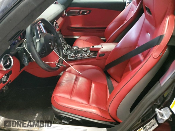2012 Mercedes-Benz SLS AMG z VIN WDDRK7HA7CA006888, wystawiony jako Copart lot #43201915 z przebiegiem 25 610 mil mil oraz Nie do naprawy • Non repairable. Historia ofert i sprzedaży dostępna na DreamBid. Obrazek 7.
