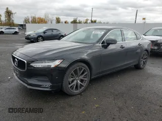 2018 Volvo S90 Momentum with VIN LVY982MK8JP037077, listed as a Copart auction lot 80494704 with 21,309 mi miles and Salvage Title. Bid and sale history available at carsss.com. Image 1.