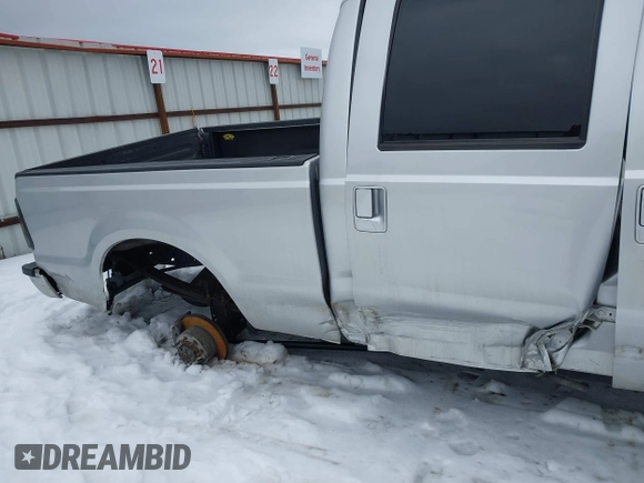 2010 Ford Super Duty F-250 SRW XL with VIN 1FTSW2BR4AEA91731, listed as a IAAI auction lot 41623718 with 186,042 mi miles. Bid and sale history available at carsss.com. Image 6.