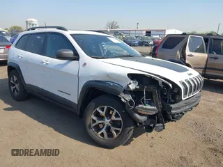 2017 Jeep Cherokee Trailhawk L Plus z VIN 1C4PJMBS4HD239959, wystawiony jako IAAI lot #42116895 z przebiegiem 112 963 mil mil oraz . Historia ofert i sprzedaży dostępna na DreamBid. Obrazek 1.
