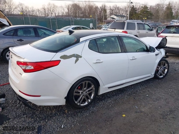 2013 Kia Optima SX w/Limited Pkg with VIN 5XXGR4A66DG249020, listed as a IAAI auction lot 41771425 with 44,000 mi miles. Bid and sale history available at carsss.com. Image 4.