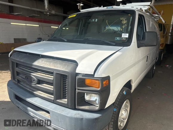 2013 Ford Econoline Cargo Commercial z VIN 1FTNE2EL2DDB26364, wystawiony jako IAAI lot #42854334 z przebiegiem 98 848 mil mil oraz . Historia ofert i sprzedaży dostępna na DreamBid. Obrazek 4.