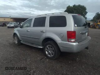 2008 Chrysler Aspen Limited z VIN 1A8HX58N38F114703, wystawiony jako IAAI lot #42208555 z przebiegiem 255 050 mil mil oraz . Historia ofert i sprzedaży dostępna na DreamBid. Obrazek 3.