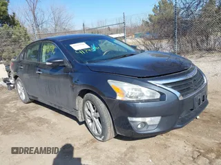 2013 Nissan Altima SV with VIN 1N4AL3AP0DN489975, listed as a IAAI auction lot 41797596 with 171,151 mi miles and . Bid and sale history available at carsss.com. Image 1.