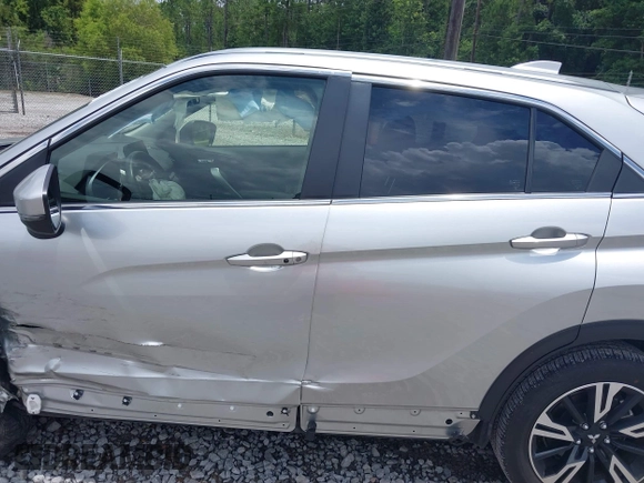 2024 Mitsubishi Eclipse Cross SE with VIN JA4ATWAAXRZ077726, listed as a IAAI auction lot 42842663 with 26,804 mi miles and . Bid and sale history available at DreamBid. Image 15.