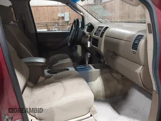 2006 Nissan Frontier LE z VIN 1N6AD07W26C403503, wystawiony jako IAAI lot #41928338 z przebiegiem 163 205 mil mil oraz . Historia ofert i sprzedaży dostępna na DreamBid. Obrazek 5.