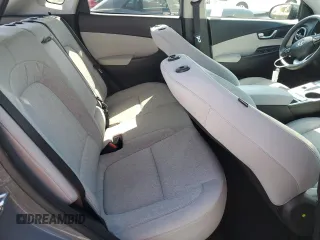 2023 Hyundai Kona SE z VIN KM8K23AG4PU179013, wystawiony jako Copart lot #56318705 z przebiegiem 48 782 mil mil oraz Szkoda całkowita • Salvage title. Historia ofert i sprzedaży dostępna na DreamBid. Obrazek 10.