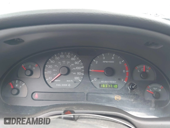 2001 Ford Mustang Deluxe z VIN 1FAFP44461F132453, wystawiony jako IAAI lot #42243068 z przebiegiem 183 171 mil mil oraz . Historia ofert i sprzedaży dostępna na DreamBid. Obrazek 7.