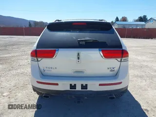 2015 Lincoln MKX with VIN 2LMDJ8JK5FBL28180, listed as a IAAI auction lot 41902983 with 112,790 mi miles. Bid and sale history available at carsss.com. Image 16.