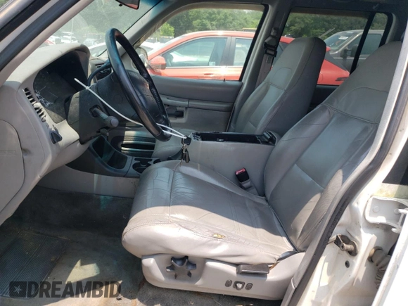 2000 Ford Explorer XLT with VIN 1FMZU83P8YUB63966, listed as a Copart auction lot 59455755 with 136,852 mi miles and Clean title. Bid and sale history available at DreamBid. Image 7.