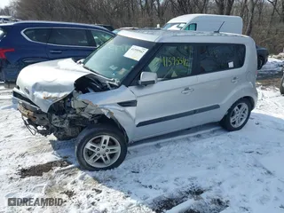 2011 Kia Soul ! with VIN KNDJT2A25B7288261, listed as a IAAI auction lot 41595542 with 132,754 mi miles. Bid and sale history available at carsss.com. Image 2.