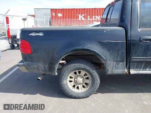2003 Ford F-150 XLT with VIN 1FTRW08L83KA14760, listed as a IAAI auction lot 41820943 with 215,130 mi miles. Bid and sale history available at carsss.com. Image 17.