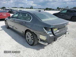 2018 BMW 7 Series 740i xDrive with VIN WBA7E4C51JGV23905, listed as a Copart auction lot 46949643 with 33,842 mi miles. Bid and sale history available at carsss.com. Image 2.