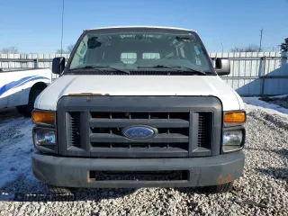 2013 Ford Econoline Cargo Commercial z VIN 1FTNE1EW2DDA76599, wystawiony jako Copart lot #41764135 z przebiegiem 183 955 mil mil oraz Czysty tytuł • Clean title. Historia ofert i sprzedaży dostępna na DreamBid. Obrazek 5.