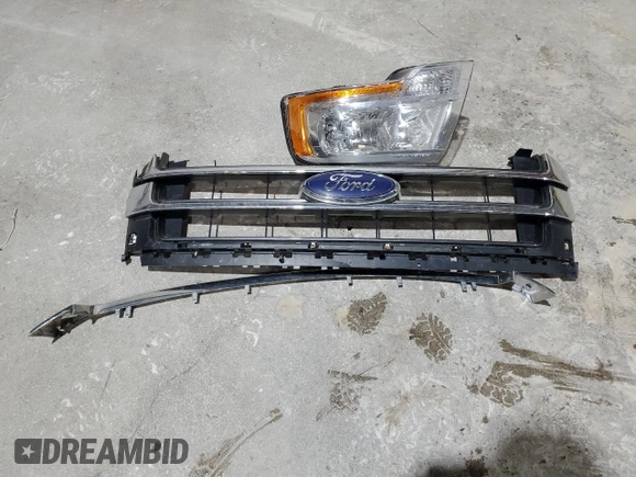 2017 Ford Expedition XLT z VIN 1FMJU1JTXHEA59168, wystawiony jako Copart lot #54131485 z przebiegiem 145 067 mil mil oraz Szkoda całkowita • Salvage title. Historia ofert i sprzedaży dostępna na DreamBid. Obrazek 13.