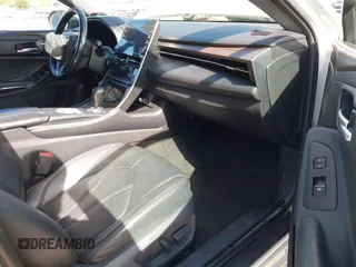 2019 Toyota Avalon XLE z VIN 4T1BZ1FB2KU014289, wystawiony jako IAAI lot #41905789 z przebiegiem 121 906 mil mil oraz . Historia ofert i sprzedaży dostępna na DreamBid. Obrazek 5.