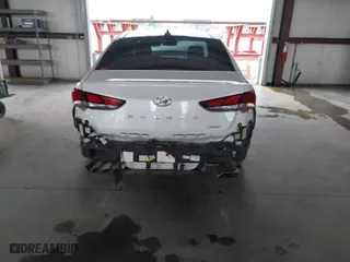 2019 Hyundai Sonata Sport with VIN 5NPE34AF9KH813933, listed as a IAAI auction lot 40777165 with 112,654 mi miles. Bid and sale history available at carsss.com. Image 17.