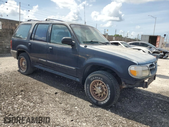 2000 Ford Explorer XLS z VIN 1FMZU62X6YZB94402, wystawiony jako Copart lot #58766885 z przebiegiem Nie podano mil oraz Czysty tytuł • Clean title. Historia ofert i sprzedaży dostępna na DreamBid. Obrazek 4.