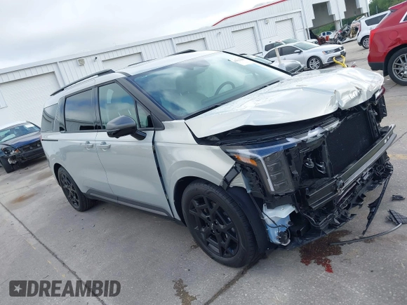 2025 Kia Carnival SX with VIN KNDNE5K38S6462298, listed as a IAAI auction lot 41913088 with 9,671 mi miles and . Bid and sale history available at carsss.com. Image 13.