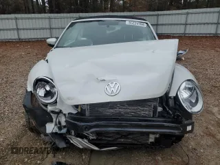 2018 Volkswagen Beetle S with VIN 3VW5DAAT8JM512819, listed as a Copart auction lot 85229784 with Not provided miles and Salvage title. Bid and sale history available at DreamBid. Image 5.