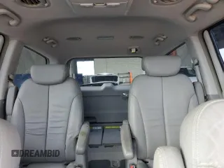 2007 Kia Sedona EX with VIN KNDMB233176172560, listed as a Copart auction lot 69004084 with 93,574 mi miles and Salvage Title. Bid and sale history available at carsss.com. Image 10.