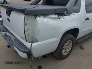2007 Chevrolet Avalanche LTZ with VIN 3GNFK12397G298661, listed as a IAAI auction lot 42057845 with Not Provided miles. Bid and sale history available at carsss.com. Image 6.