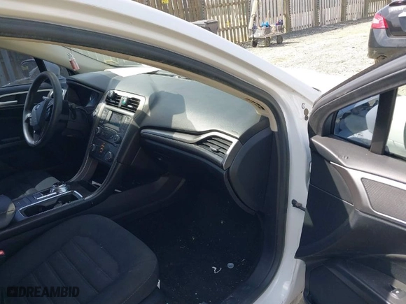 2018 Ford Fusion SE with VIN 3FA6P0H75JR278410, listed as a IAAI auction lot 41829129 with 135,404 mi miles. Bid and sale history available at carsss.com. Image 5.