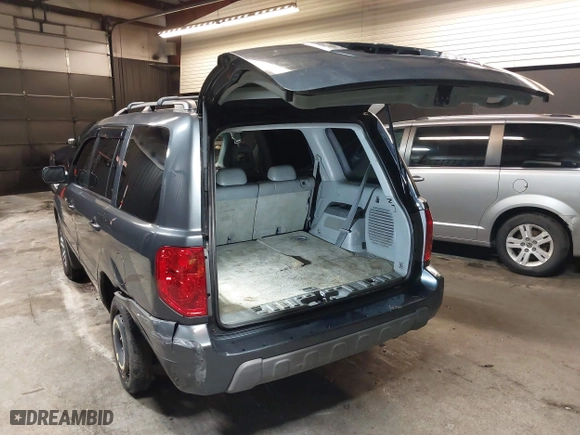 2004 Honda Pilot EX with VIN 2HKYF18584H522438, listed as a IAAI auction lot 41895785 with 118,360 mi miles. Bid and sale history available at carsss.com. Image 3.
