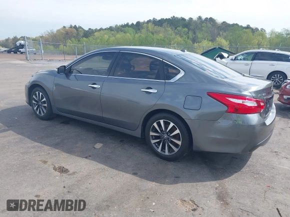 2017 Nissan Altima SV z VIN 1N4AL3AP2HC288869, wystawiony jako IAAI lot #41864317 z przebiegiem 218 256 mil mil oraz . Historia ofert i sprzedaży dostępna na DreamBid. Obrazek 3.