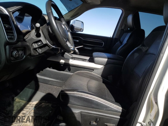 2019 Ram 2500 Laramie z VIN 3C6UR5FL1KG657255, wystawiony jako Copart lot #43664075 z przebiegiem 29 126 mil mil oraz Szkoda całkowita • Salvage title. Historia ofert i sprzedaży dostępna na DreamBid. Obrazek 7.
