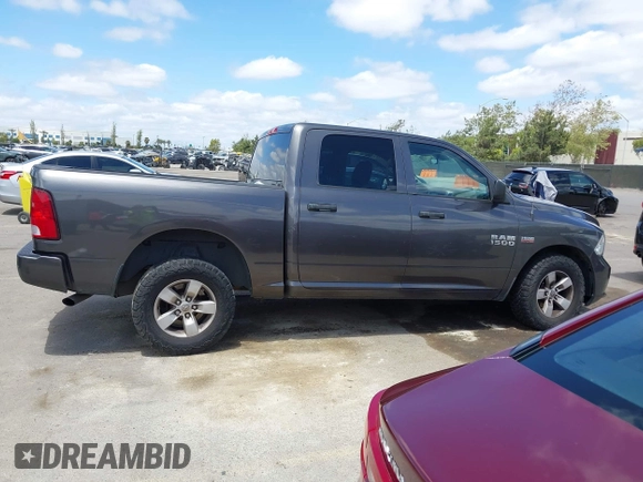 2018 Ram 1500 Express z VIN 1C6RR6KT7JS350875, wystawiony jako IAAI lot #42259123 z przebiegiem 138 116 mil mil oraz . Historia ofert i sprzedaży dostępna na DreamBid. Obrazek 14.