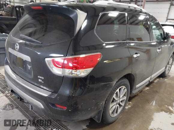 2014 Nissan Pathfinder S with VIN 5N1AR2MM5EC698528, listed as a IAAI auction lot 41270744 with 129,817 mi miles and . Bid and sale history available at DreamBid. Image 4.