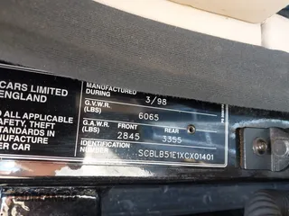 1999 Bentley Arnage z VIN SCBLB51E1XCX01401, wystawiony jako IAAI lot #42133144 z przebiegiem 29 699 mil mil oraz . Historia ofert i sprzedaży dostępna na DreamBid. Obrazek 9.