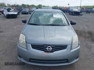 2011 Nissan Sentra SR z VIN 3N1AB6AP8BL712648, wystawiony jako IAAI lot #42134214 z przebiegiem 157 498 mil mil oraz . Historia ofert i sprzedaży dostępna na DreamBid. Obrazek 12.