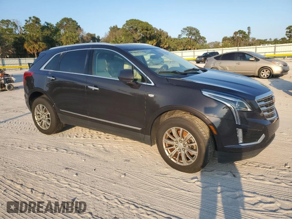 2017 Cadillac XT5 Luxury AWD z VIN 1GYKNDRSXHZ267282, wystawiony jako Copart lot #44536615 z przebiegiem Nie podano mil oraz Szkody całkowita. Historia ofert i sprzedaży dostępna na DreamBid. Obrazek 4.