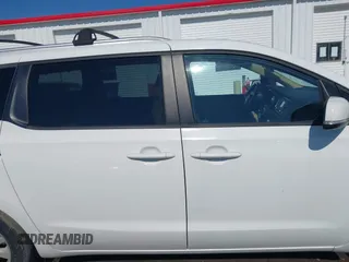2016 Kia Sedona LX with VIN KNDMB5C17G6087920, listed as a IAAI auction lot 41652605 with 159,274 mi miles. Bid and sale history available at carsss.com. Image 13.