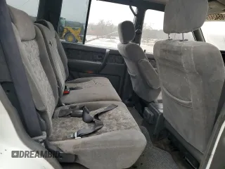 2001 Isuzu Trooper S z VIN JACDS58X317J10350, wystawiony jako Copart lot #86424714 z przebiegiem 186 279 mil mil oraz Czysty tytuł • Clean title. Historia ofert i sprzedaży dostępna na DreamBid. Obrazek 10.