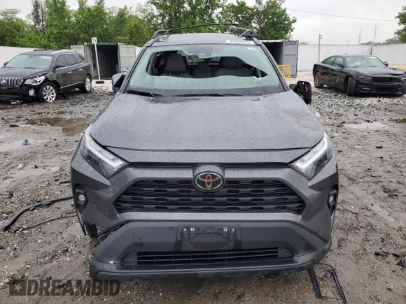 2023 Toyota RAV4 XLE Premium z VIN 2T3A1RFVXPC389584, wystawiony jako Copart lot #56968825 z przebiegiem 15 098 mil mil oraz Szkoda całkowita • Salvage title. Historia ofert i sprzedaży dostępna na DreamBid. Obrazek 5.
