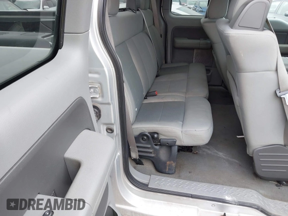 2007 Ford F-150 XLT with VIN 1FTPX14V87FA04732, listed as a IAAI auction lot 41680138 with 191,378 mi miles. Bid and sale history available at carsss.com. Image 8.