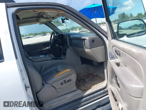 2005 Chevrolet Tahoe Z71 z VIN 1GNEC13T05R219656, wystawiony jako IAAI lot #42802342 z przebiegiem 265 766 mil mil oraz . Historia ofert i sprzedaży dostępna na DreamBid. Obrazek 5.