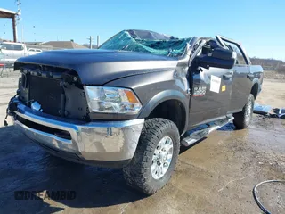 2017 Ram 2500 Tradesman z VIN 3C6UR5CL7HG744722, wystawiony jako IAAI lot #41688819 z przebiegiem 151 250 mil mil oraz . Historia ofert i sprzedaży dostępna na DreamBid. Obrazek 2.