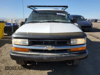 2002 Chevrolet S-10 LS with VIN 1GCDT19W328211770, listed as a Copart auction lot 44486925 with 129,316 mi miles and Salvage Title. Bid and sale history available at carsss.com. Image 5.