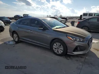 2018 Hyundai Sonata Hybrid SE with VIN KMHE24L36JA077542, listed as a Copart auction lot 73154244 with 115,783 mi miles and Clean Title. Bid and sale history available at carsss.com. Image 4.