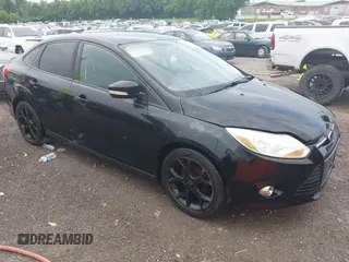 2013 Ford Focus SE z VIN 1FADP3F22DL171527, wystawiony jako IAAI lot #42277210 z przebiegiem Nie podano mil oraz . Historia ofert i sprzedaży dostępna na DreamBid. Obrazek 1.
