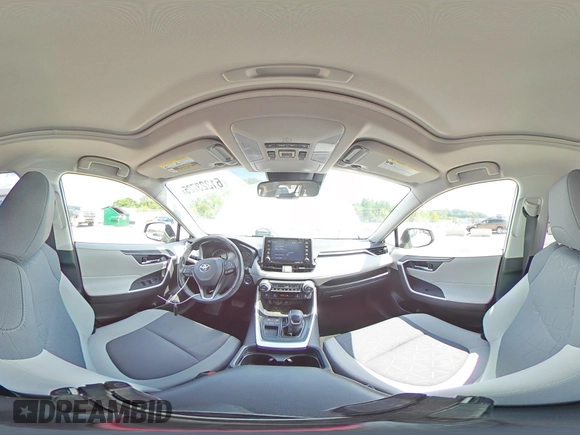 2020 Toyota RAV4 XLE with VIN JTMW1RFV8LD060197, listed as a Copart auction lot 61223725 with 33,135 mi miles and Salvage title. Bid and sale history available at DreamBid. Image 13.