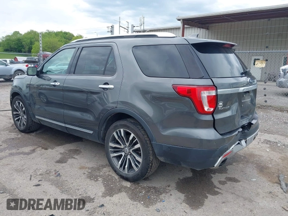 2016 Ford Explorer Platinum z VIN 1FM5K8HT8GGD34030, wystawiony jako IAAI lot #42134884 z przebiegiem 108 723 mil mil oraz . Historia ofert i sprzedaży dostępna na DreamBid. Obrazek 3.
