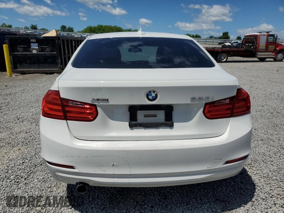 2015 BMW 3 Series 320i xDrive с VIN WBA3C3G55FNS76450, выставлен на аукционе Copart как лот 57479495 с пробегом 136 072 миль миль и Списание • Salvage title. История ставок и продаж доступна на DreamBid. Изображение 6.